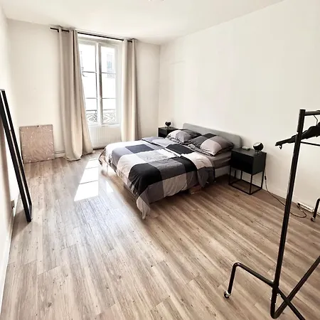 Superbe Design Canal Saint Martin Apartment Paris